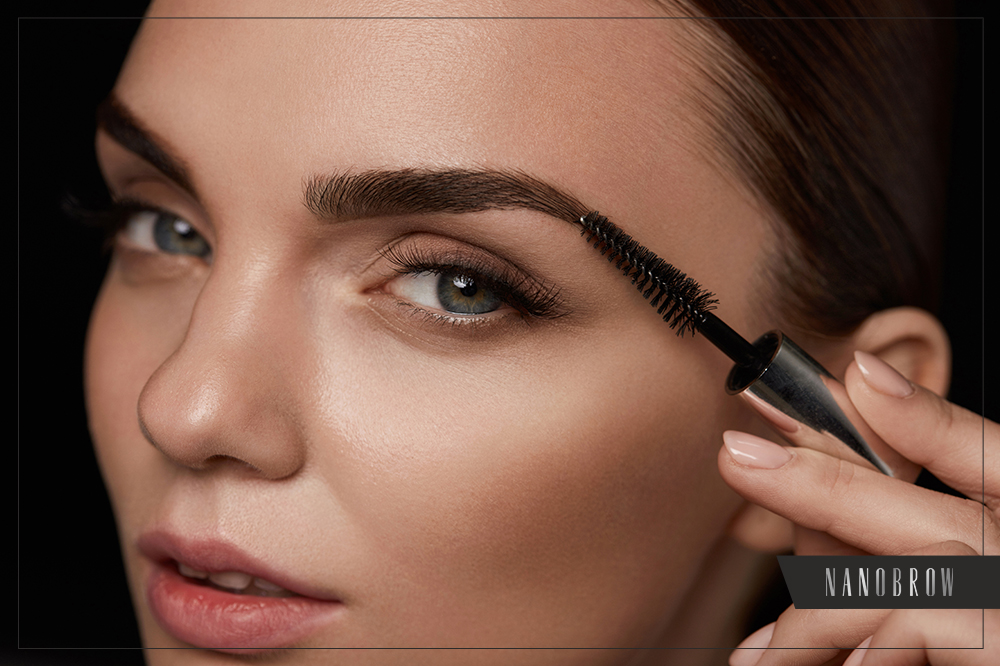 como elijo el tono adecuado para el gel o mascara de cejas al peinarlas