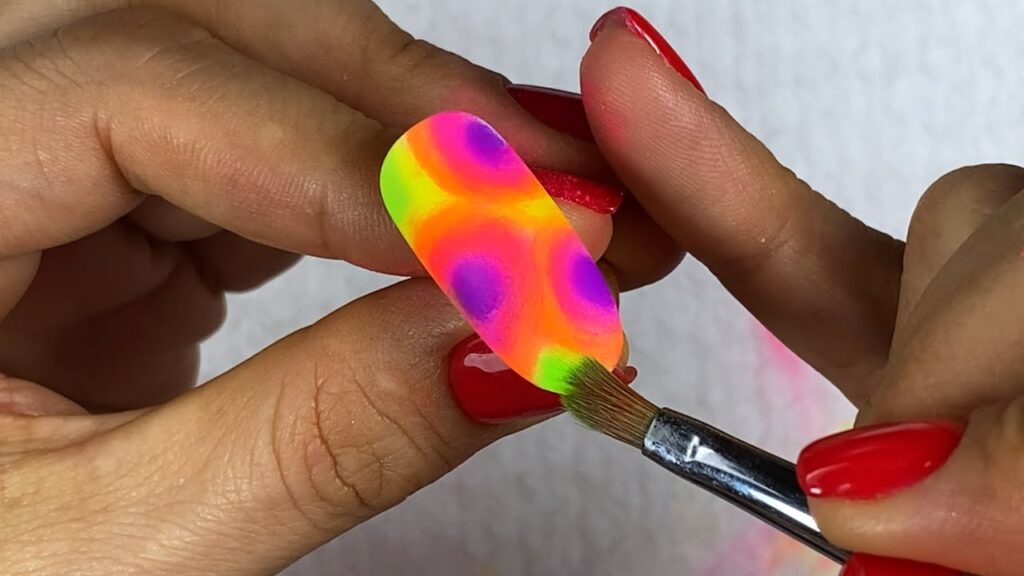 como pintar unas con pigmentos