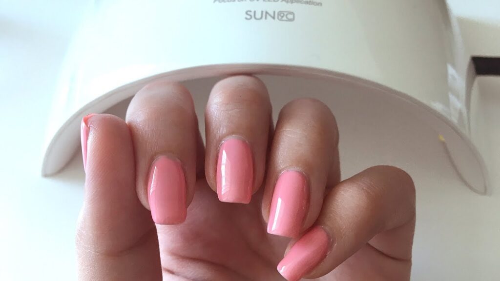 como pintar unas de gel con lampara