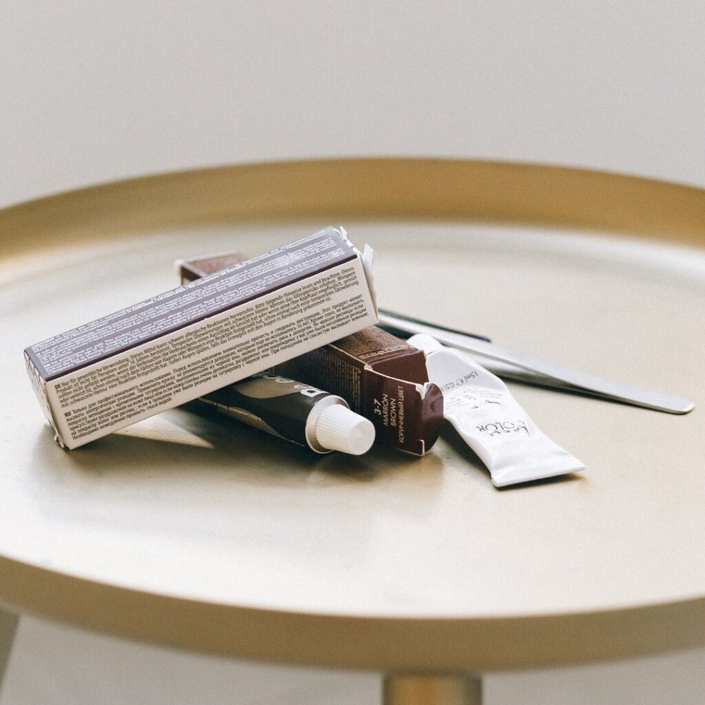 como se llama lo que se usa para hacer microblading