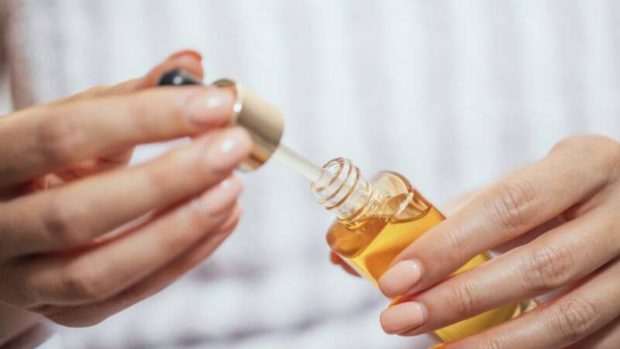 como se utiliza un serum para el cabello