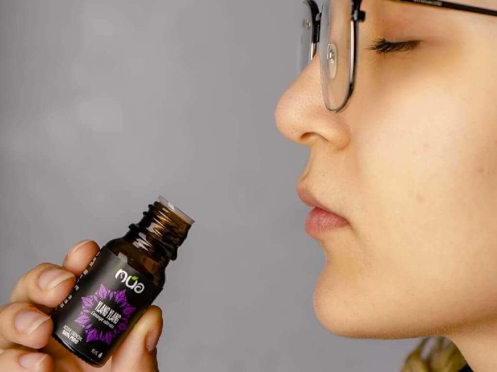 consideraciones de seguridad al usar aceites esenciales