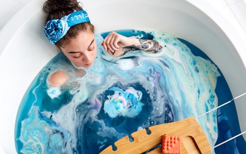 cuando se inventaron las bombas de bano