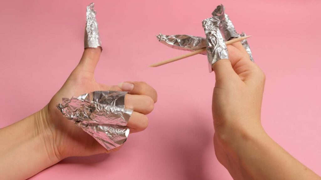 cuanto tiempo se le da a las unas con acetona para quitar