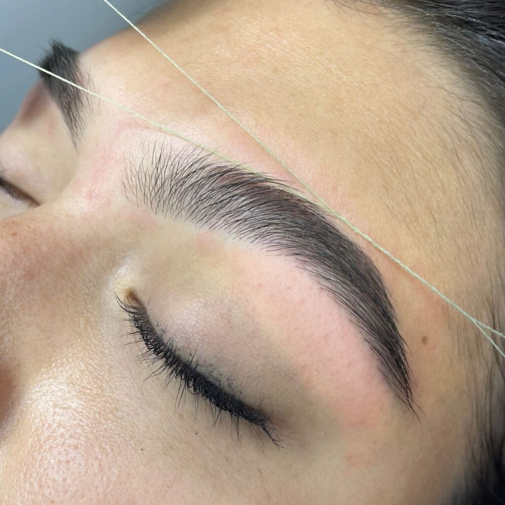 es posible desarrollar alergias a los productos utilizados en la depilacion de cejas