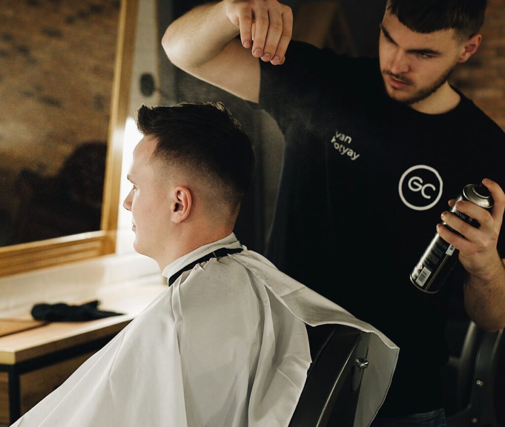 puede la laca para el pelo utilizarse en cabello fino o grueso